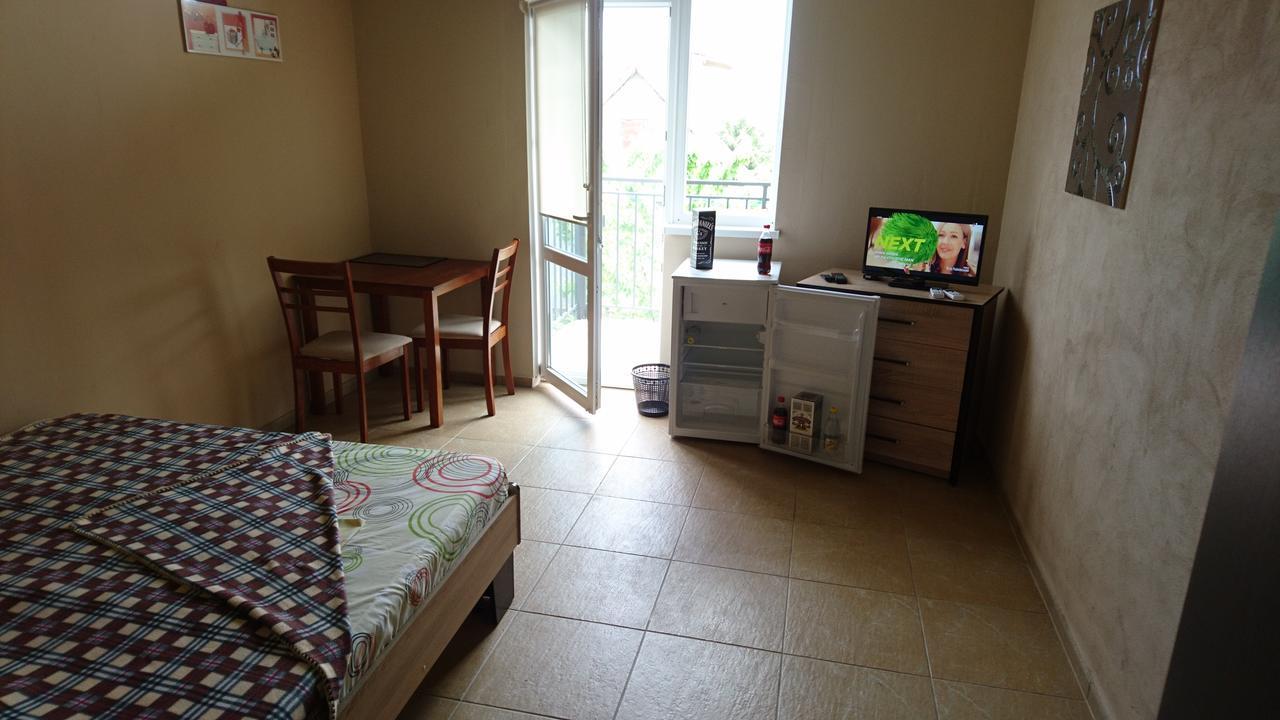 Guest House Dacha 카롤리노 부하즈 외부 사진