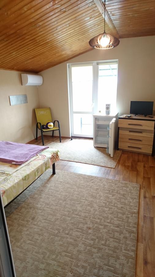 Guest House Dacha 카롤리노 부하즈 외부 사진